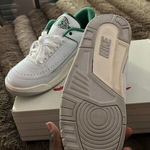 Nike Men's White and Green Sneakers